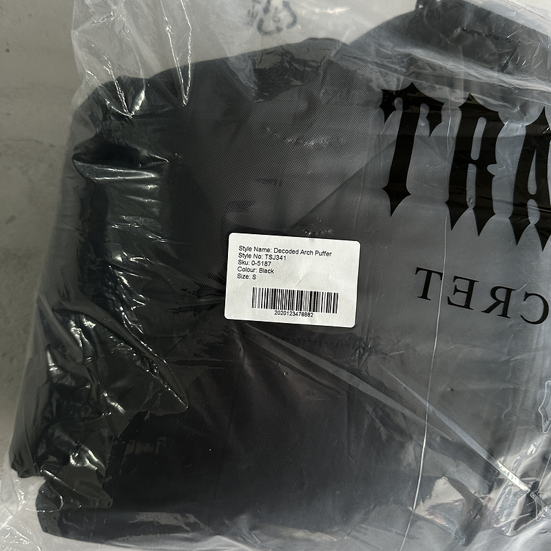 293¥ decoded arch puffer-black | Yupoo - Image 5
