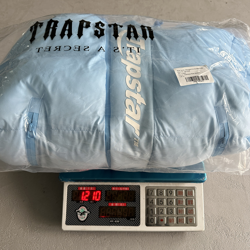 279¥ Decoded 2.0 Hooded Puffer Cashmere Blue Gradient Jacket | Yupoo - Image 3