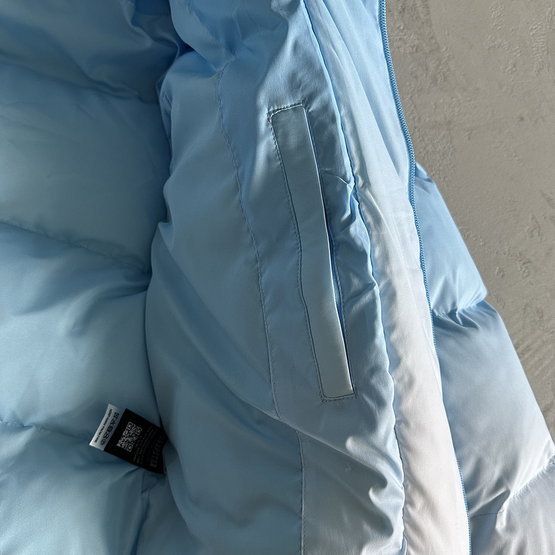 279¥ Decoded 2.0 Hooded Puffer Cashmere Blue Gradient Jacket | Yupoo - Image 13