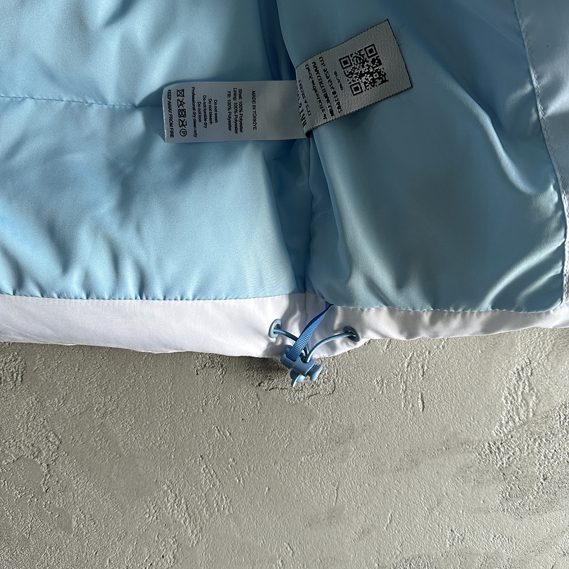 279¥ Decoded 2.0 Hooded Puffer Cashmere Blue Gradient Jacket | Yupoo - Image 21