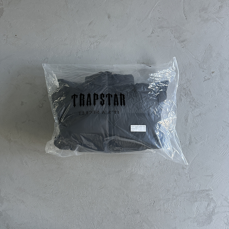 293¥Shooters Detachable Hooded Puffer jacket-triple black | Yupoo - Image 4