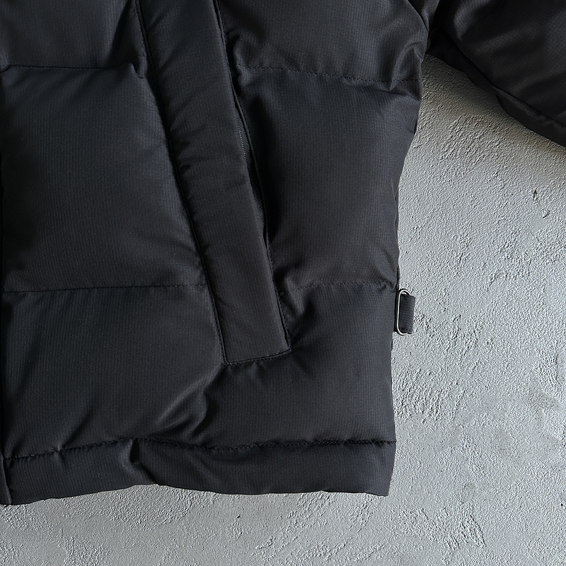 293¥ decoded 2022 hooded puffer-black/red | Yupoo - Image 15