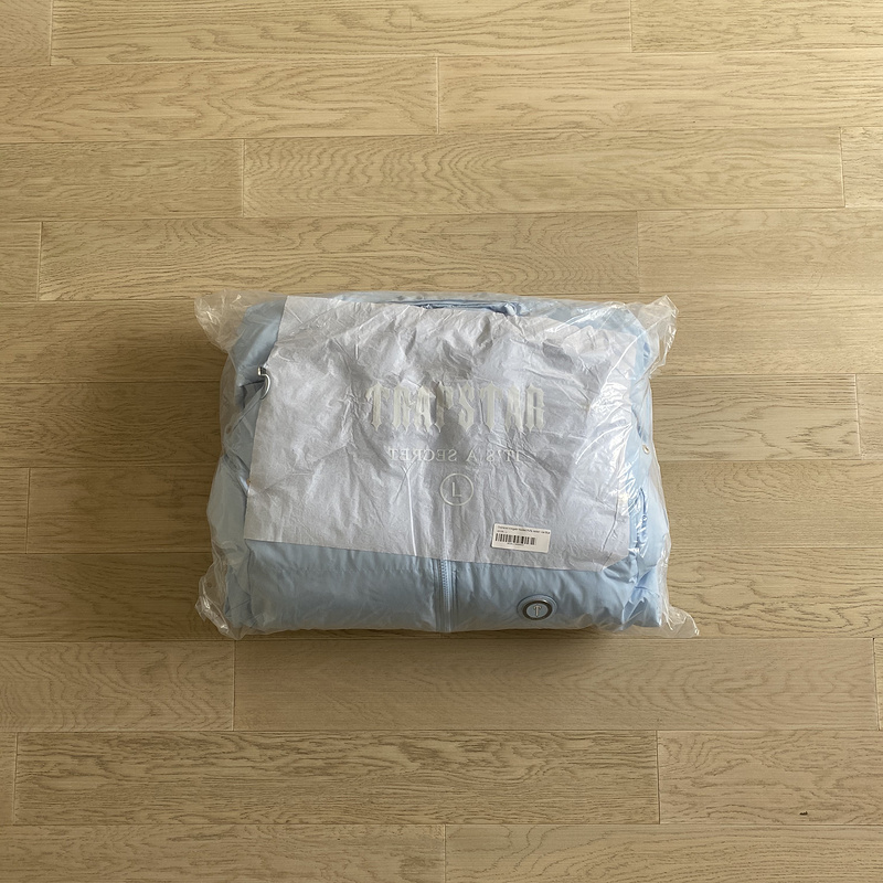300¥ Oversized Irongate Puffer Jacket - Ice Blue | Yupoo - Image 3
