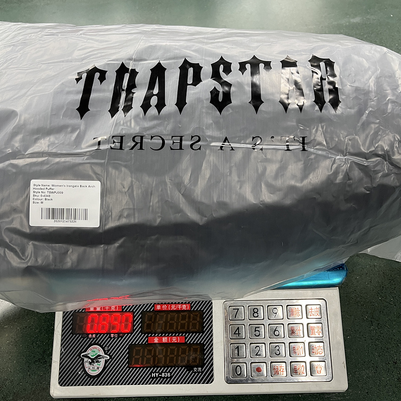 266¥ WOMEN'S DECODED HOODED PUFFER 2.0 JACKET - BLACK | Yupoo - Image 3