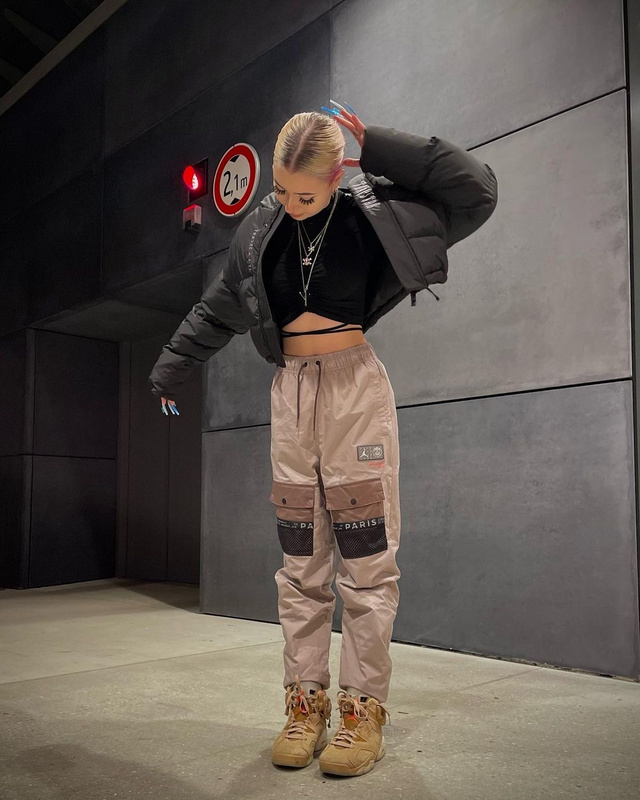 266¥ WOMEN'S DECODED HOODED PUFFER 2.0 JACKET - BLACK | Yupoo - Image 36