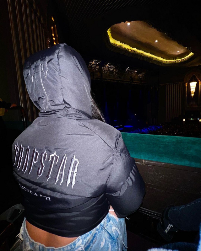 266¥ WOMEN'S DECODED HOODED PUFFER 2.0 JACKET - BLACK | Yupoo - Image 40