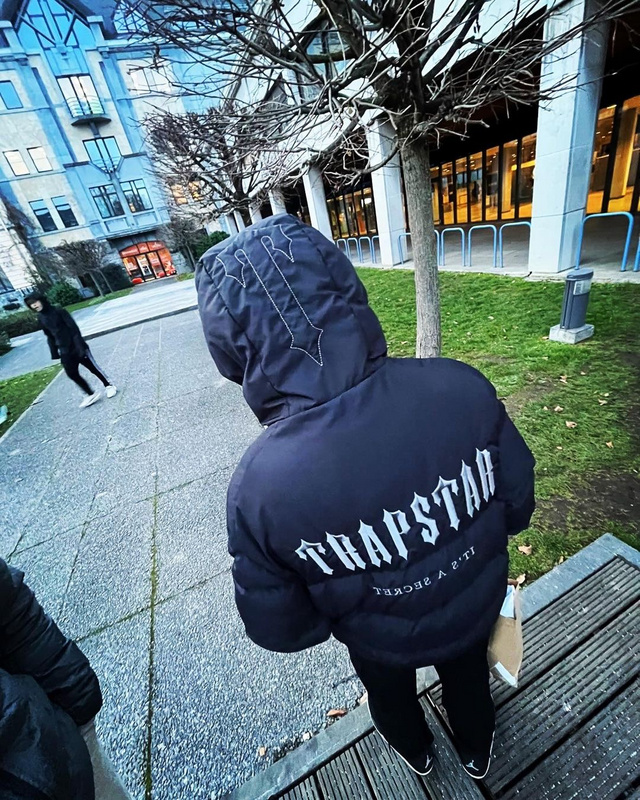 293¥ DECODED HOODED PUFFER 2.0 JACKET - BLACK | Yupoo - Image 24