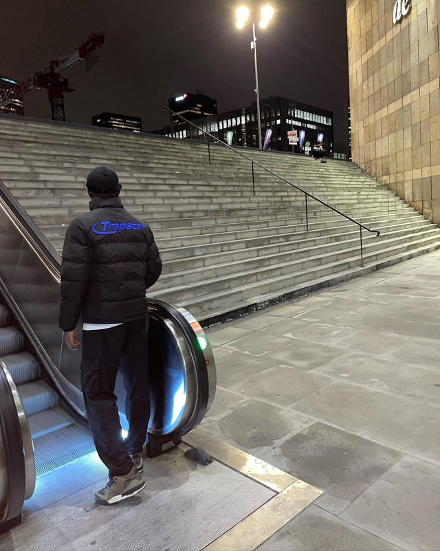 272¥ HYPERDRIVE PUFFER JACKET-blue black | Yupoo - Image 17