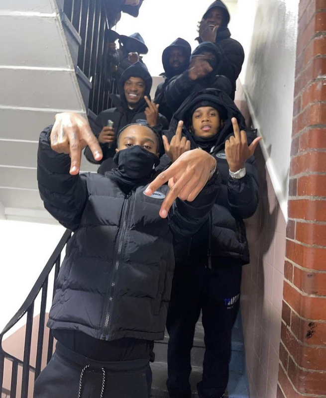 293¥ TRIPLE BLACK HYPERDRIVE DETACHABLE HOOD PUFFER JACKET | Yupoo - Image 26