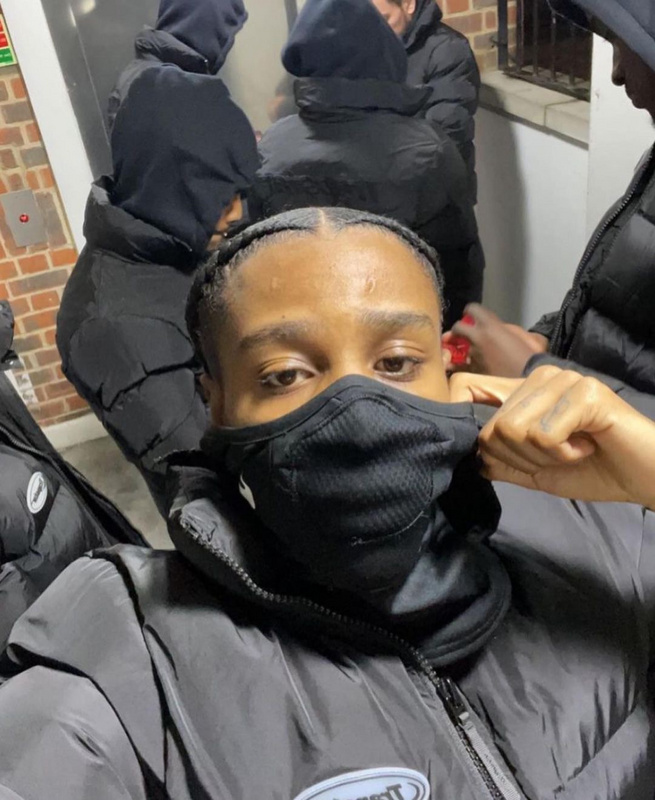 293¥ TRIPLE BLACK HYPERDRIVE DETACHABLE HOOD PUFFER JACKET | Yupoo - Image 27