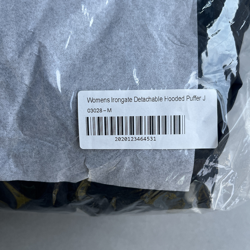 252¥ womens irongate detachable hooded puffer - black | Yupoo - Image 5