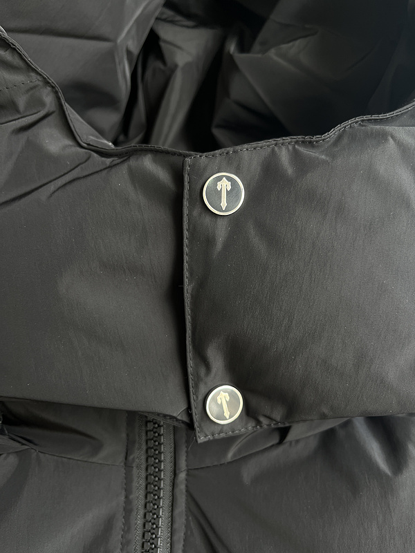 252¥ womens irongate detachable hooded puffer - black | Yupoo - Image 9