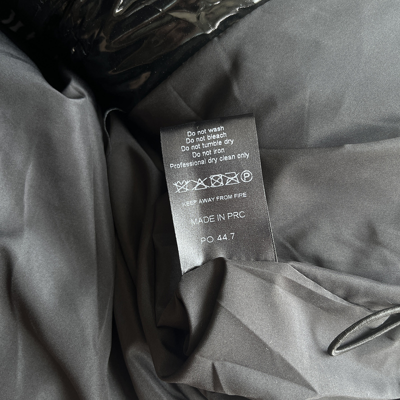 252¥ womens irongate stand collar puffer | Yupoo - Image 11