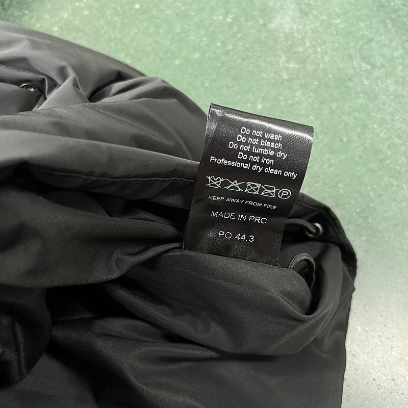 293¥ DETACHABLE HOODED PUFFER JACKET-Black Red | Yupoo - Image 20