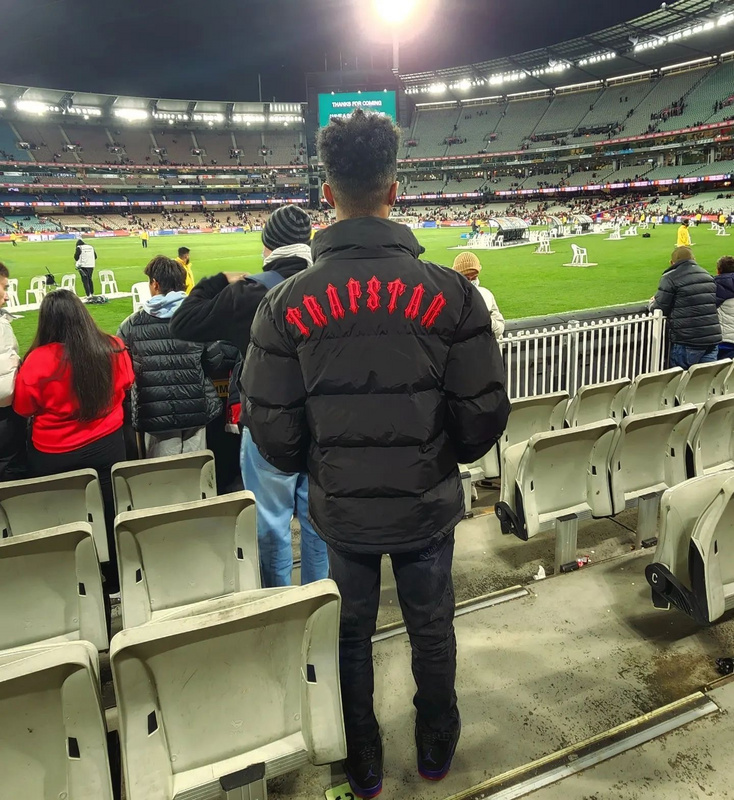 293¥ DETACHABLE HOODED PUFFER JACKET-Black Red | Yupoo - Image 25