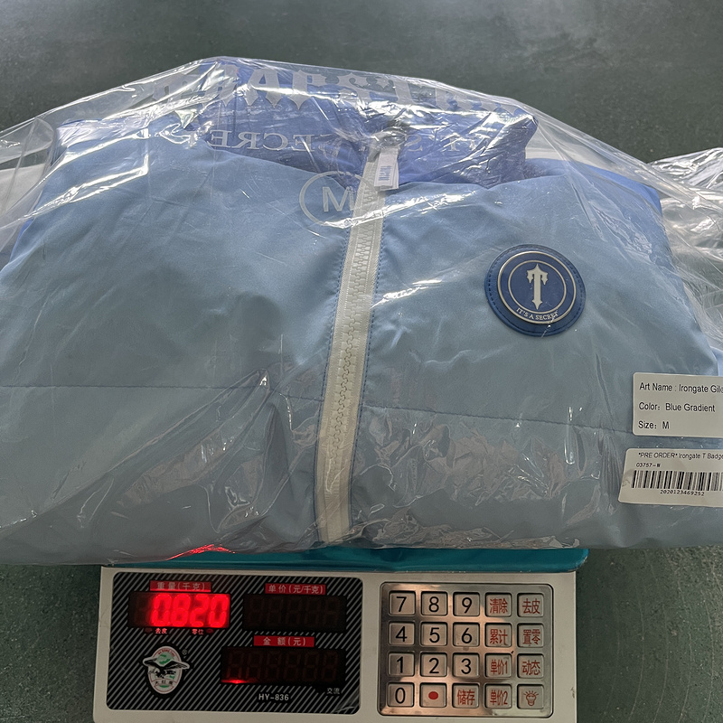 193¥ irongate badge gilte-ice blue | Yupoo - Image 3