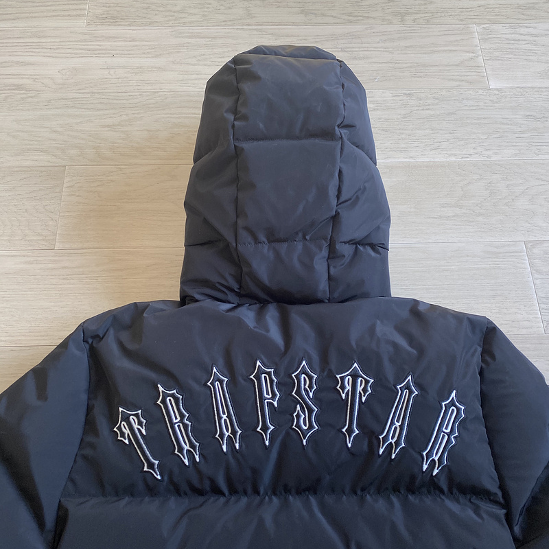 279¥   AW20 IRONGATE Hooded Quilted | Yupoo - Image 21