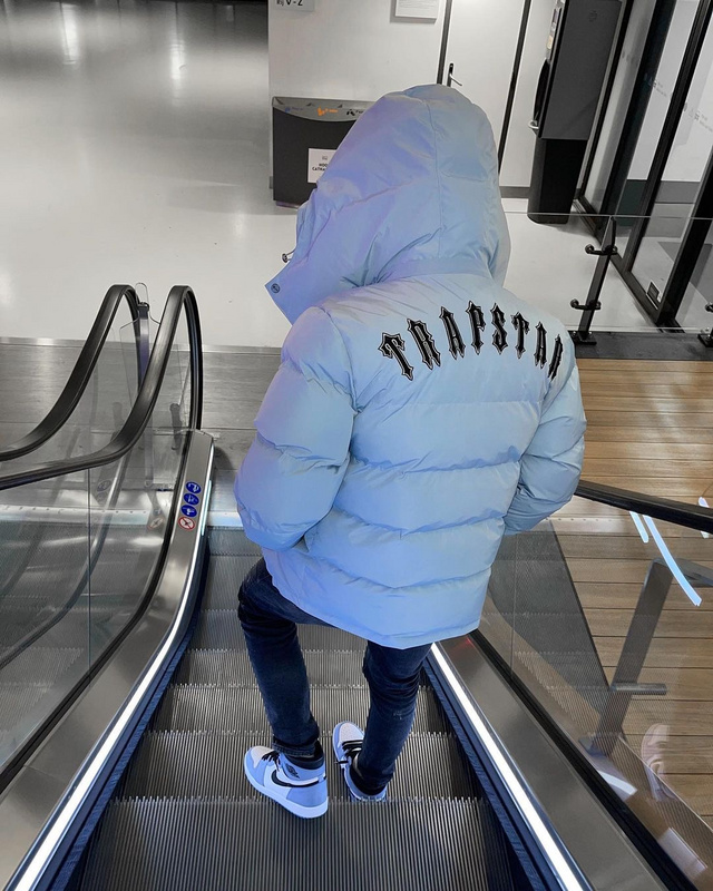 293¥  DETACHABLE HOODED PUFFER JACKET - ICE BLUE | Yupoo - Image 26