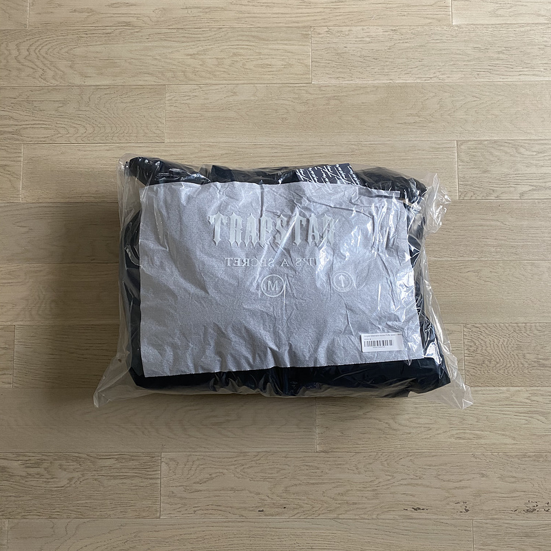 293¥  Shiny Black Irongate Jacket Detachable Hood | Yupoo - Image 5