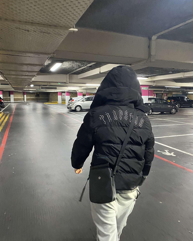 293¥ Black Irongate Jacket Detachable Hood | Yupoo - Image 38