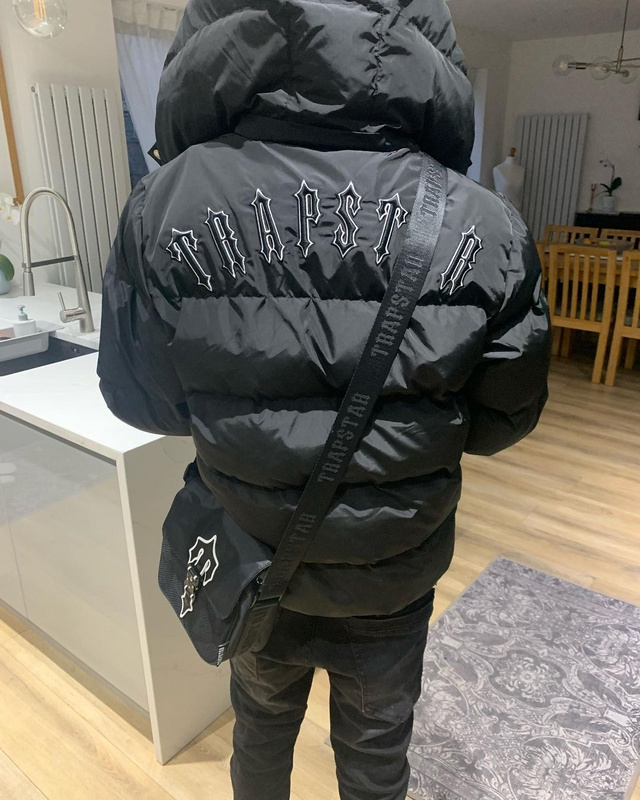 293¥ Black Irongate Jacket Detachable Hood | Yupoo - Image 40
