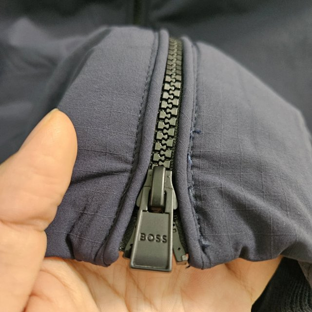 ¥550.00 2024秋冬新款Hugobs男装休闲夹克外套 | Yupoo - Image 5