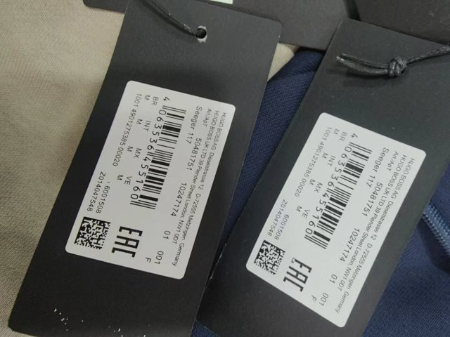 ¥300.00 2024秋冬新款Hugobs休闲卫衣 | Yupoo - Image 3