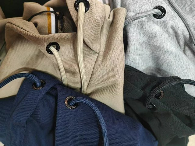 ¥300.00 2024秋冬新款Hugobs休闲卫衣 | Yupoo - Image 5