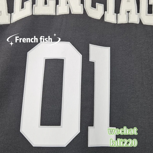 Balenciaga T - Image 9