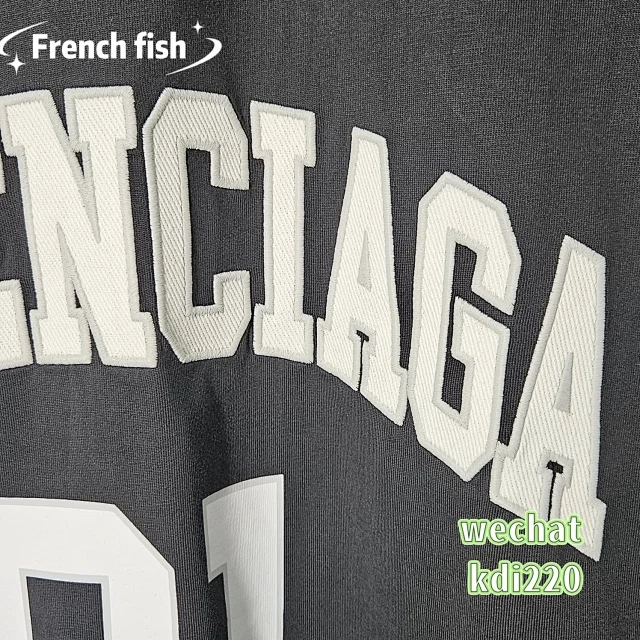 Balenciaga T - Image 8