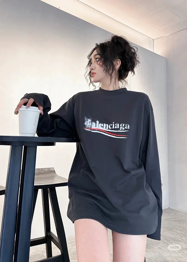 Balenciaga T1 - Image 4