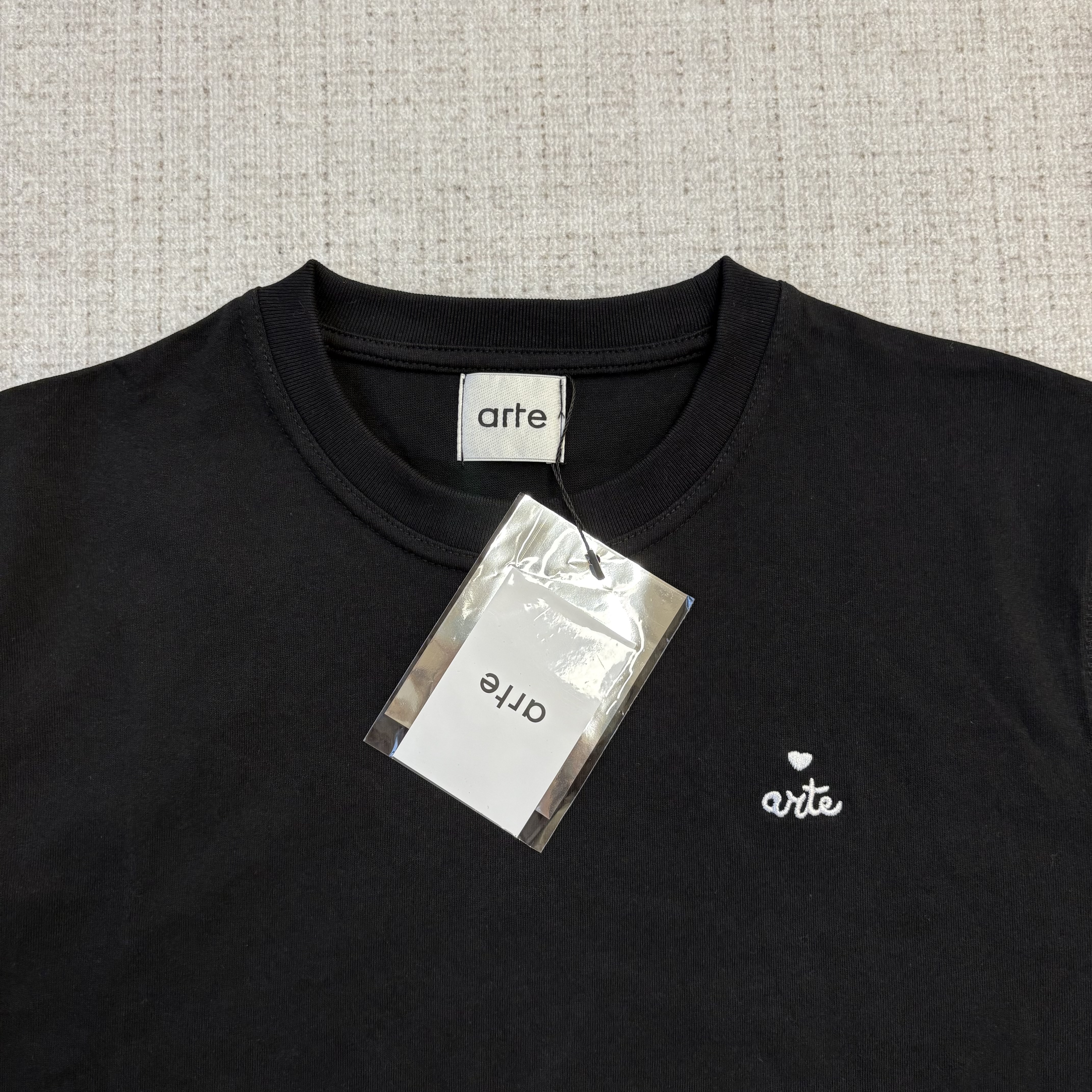 Arte Little Love T-shirt - Image 2