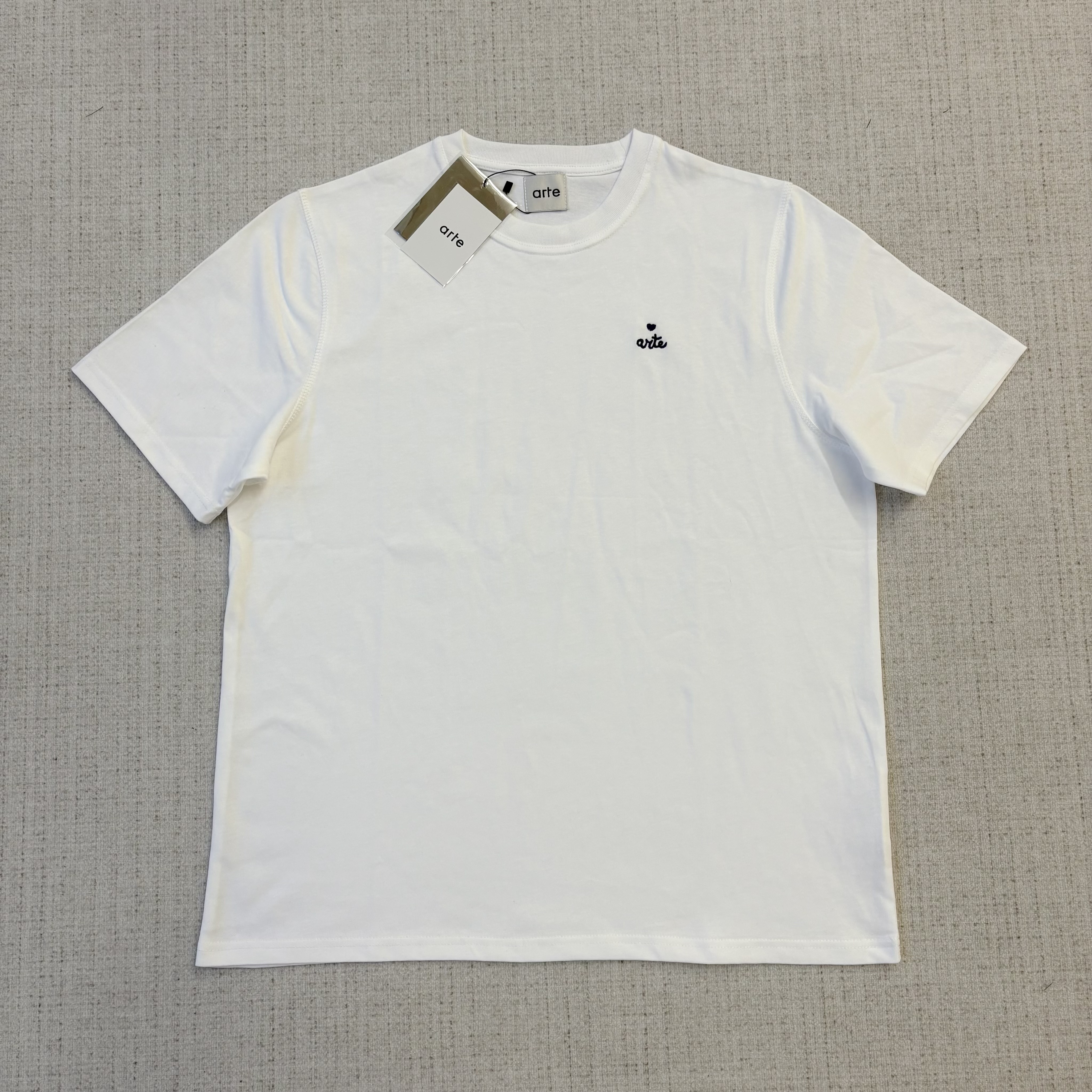 Arte Little Love T-shirt - Image 4