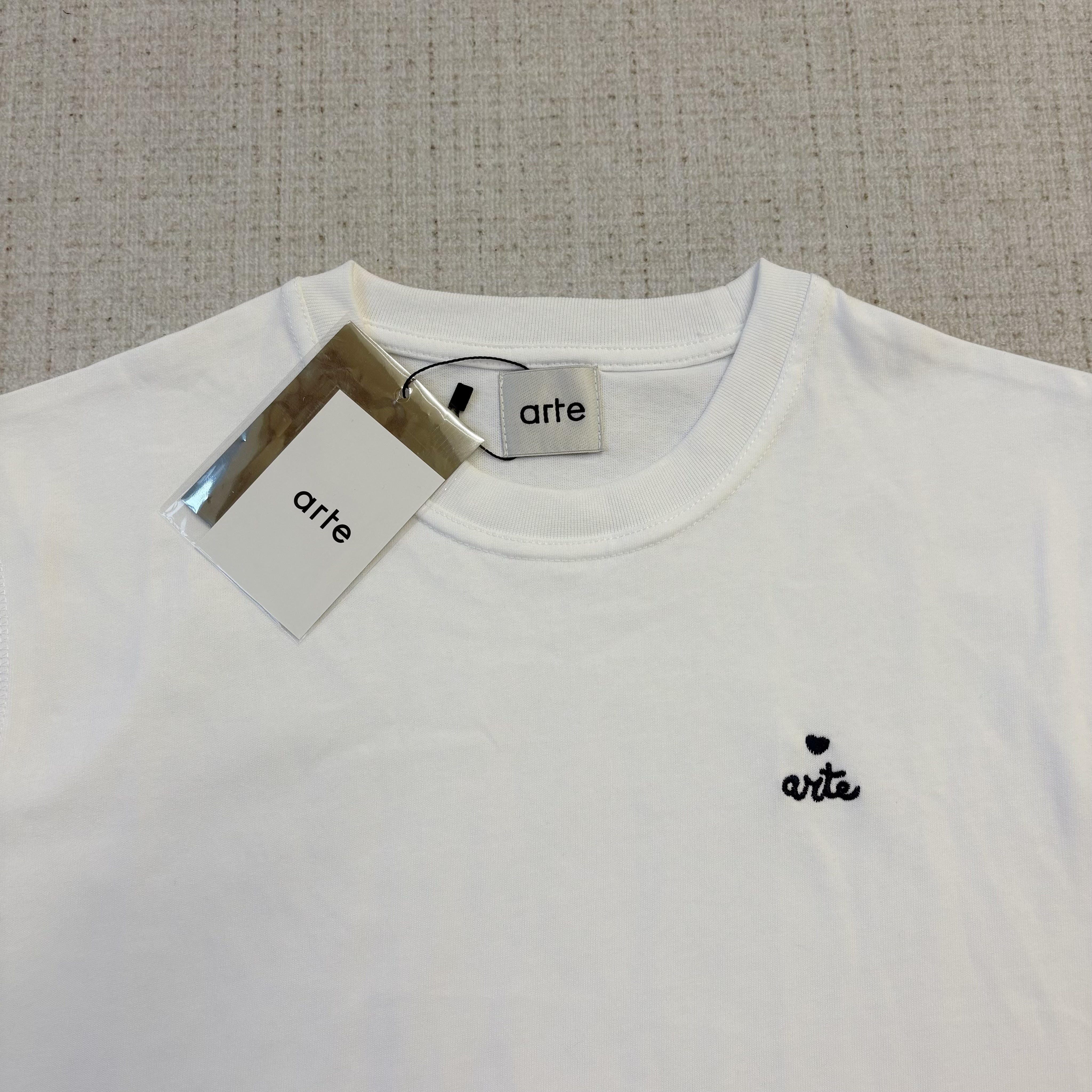 Arte Little Love T-shirt - Image 5