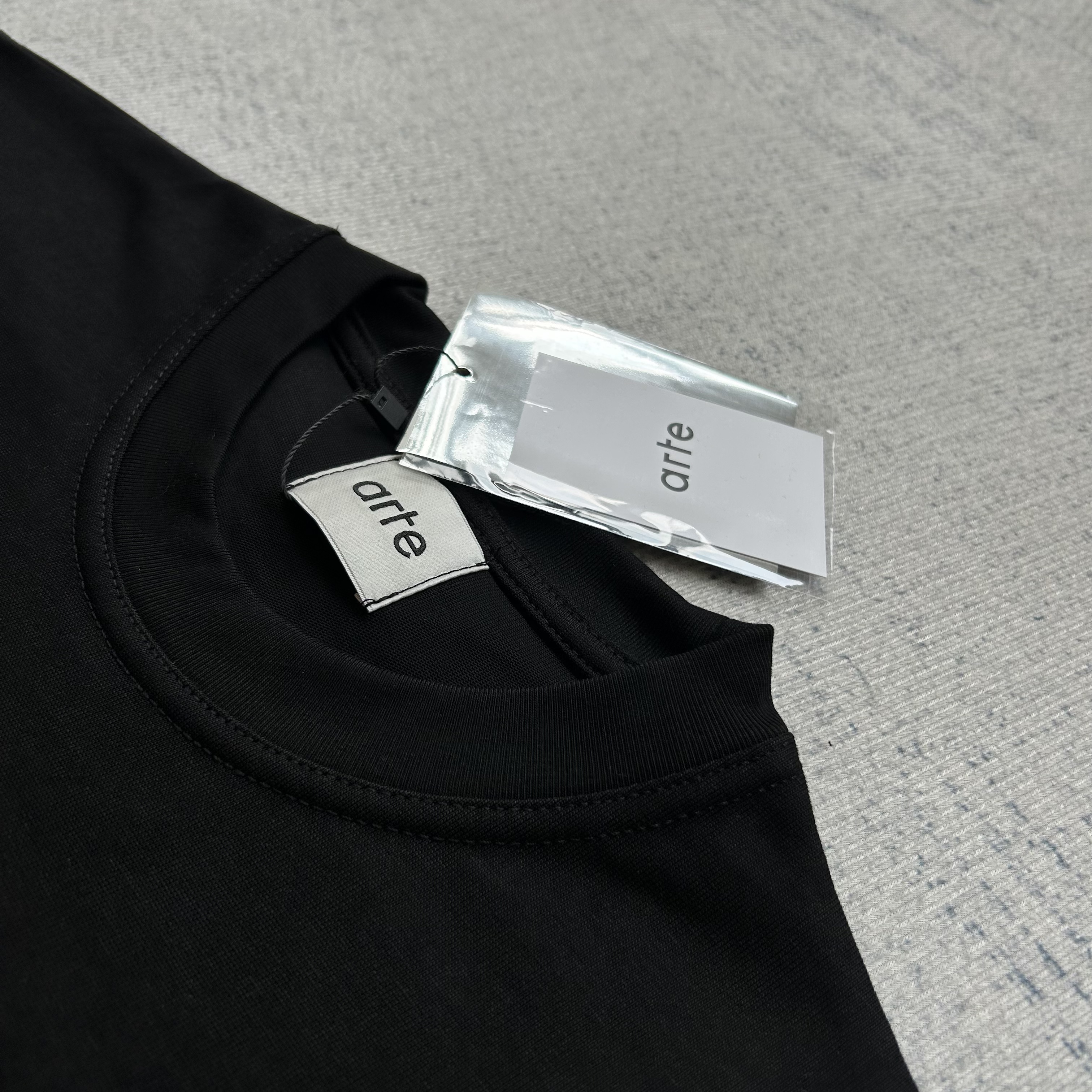 Arte Back Logo People T-shirt - Image 5