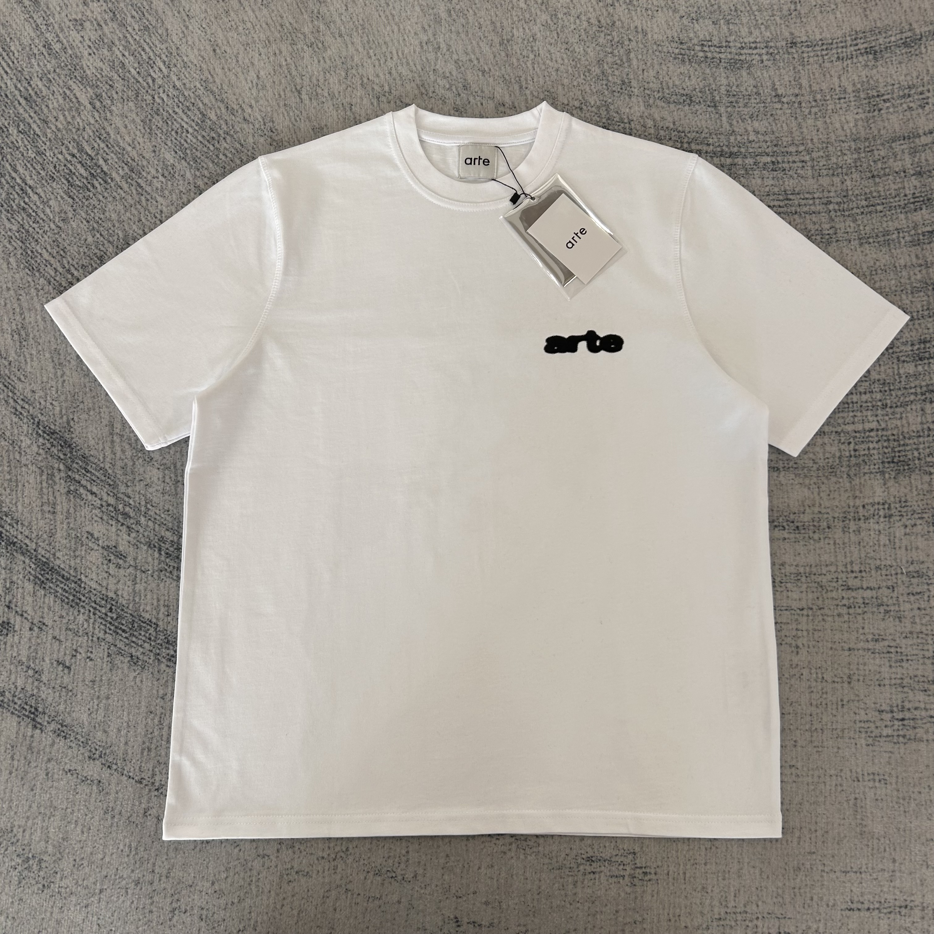 Arte Blur Flower T-shirt - Image 11