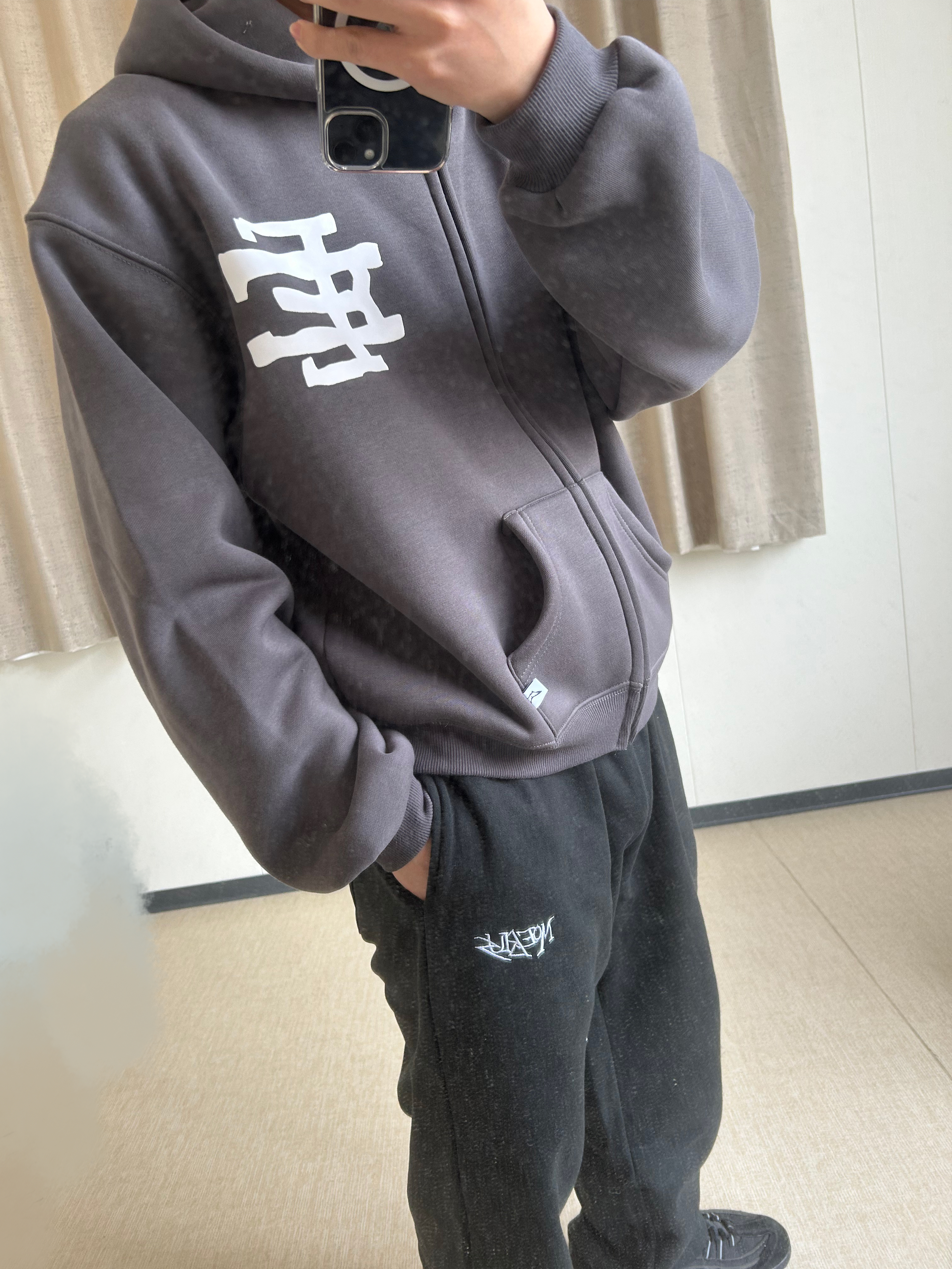 EE x Akimbo ZIP-UP - Image 7
