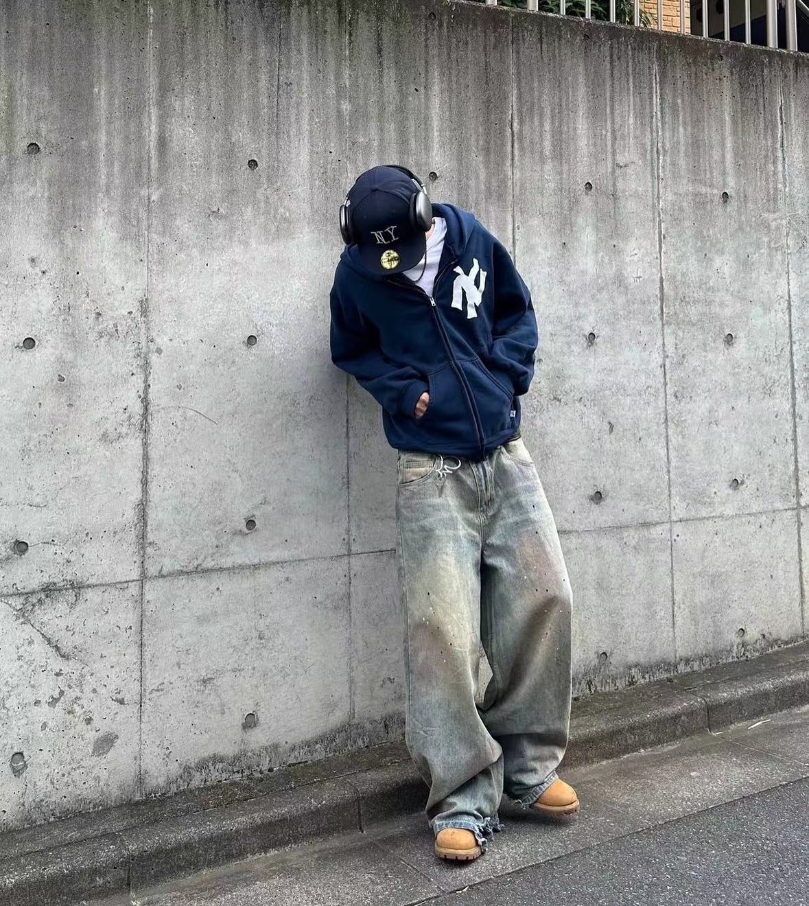 Akimbo club zip up hoodie - Image 6