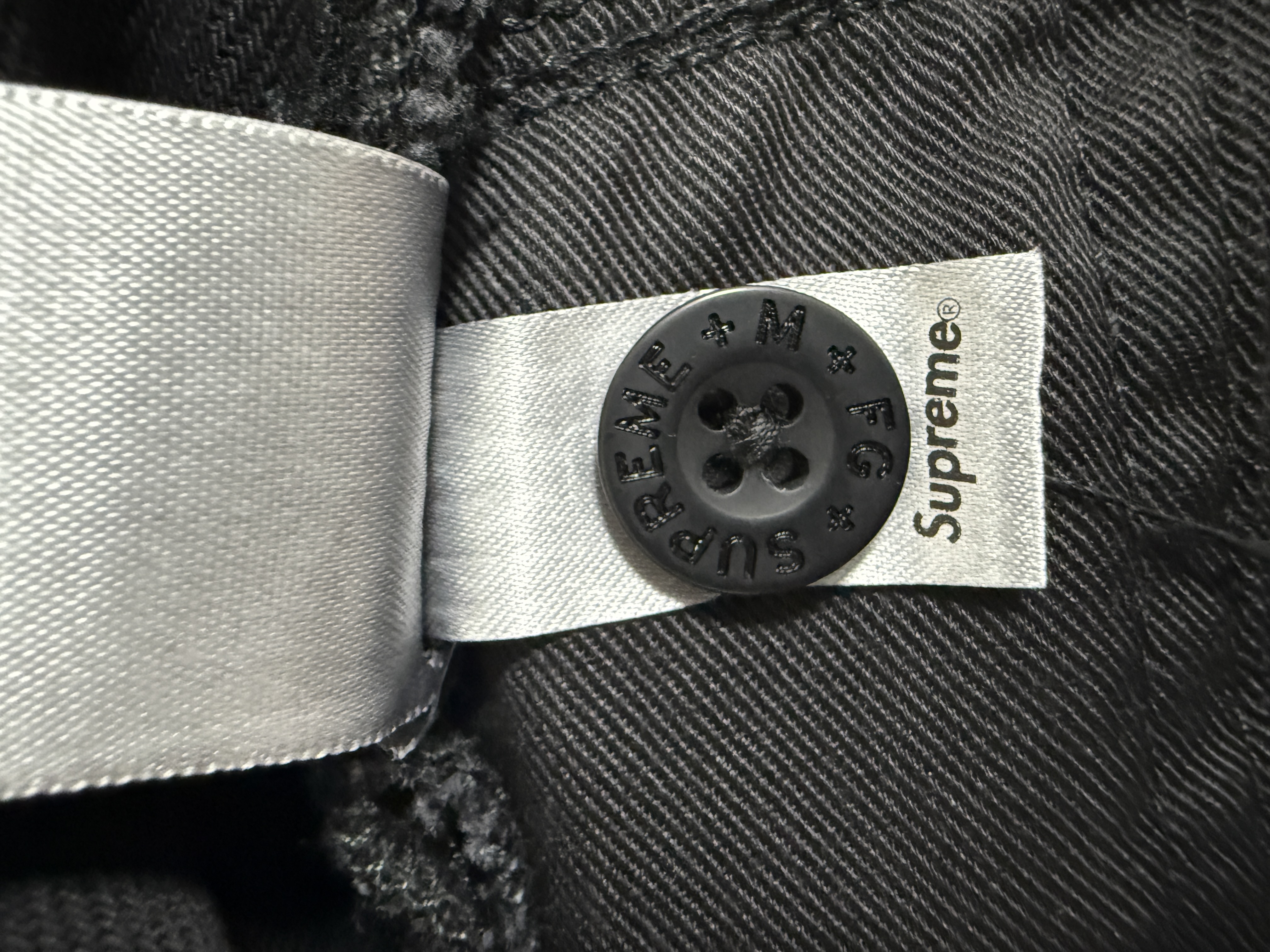 gurb x sup baggy jeans - Image 3