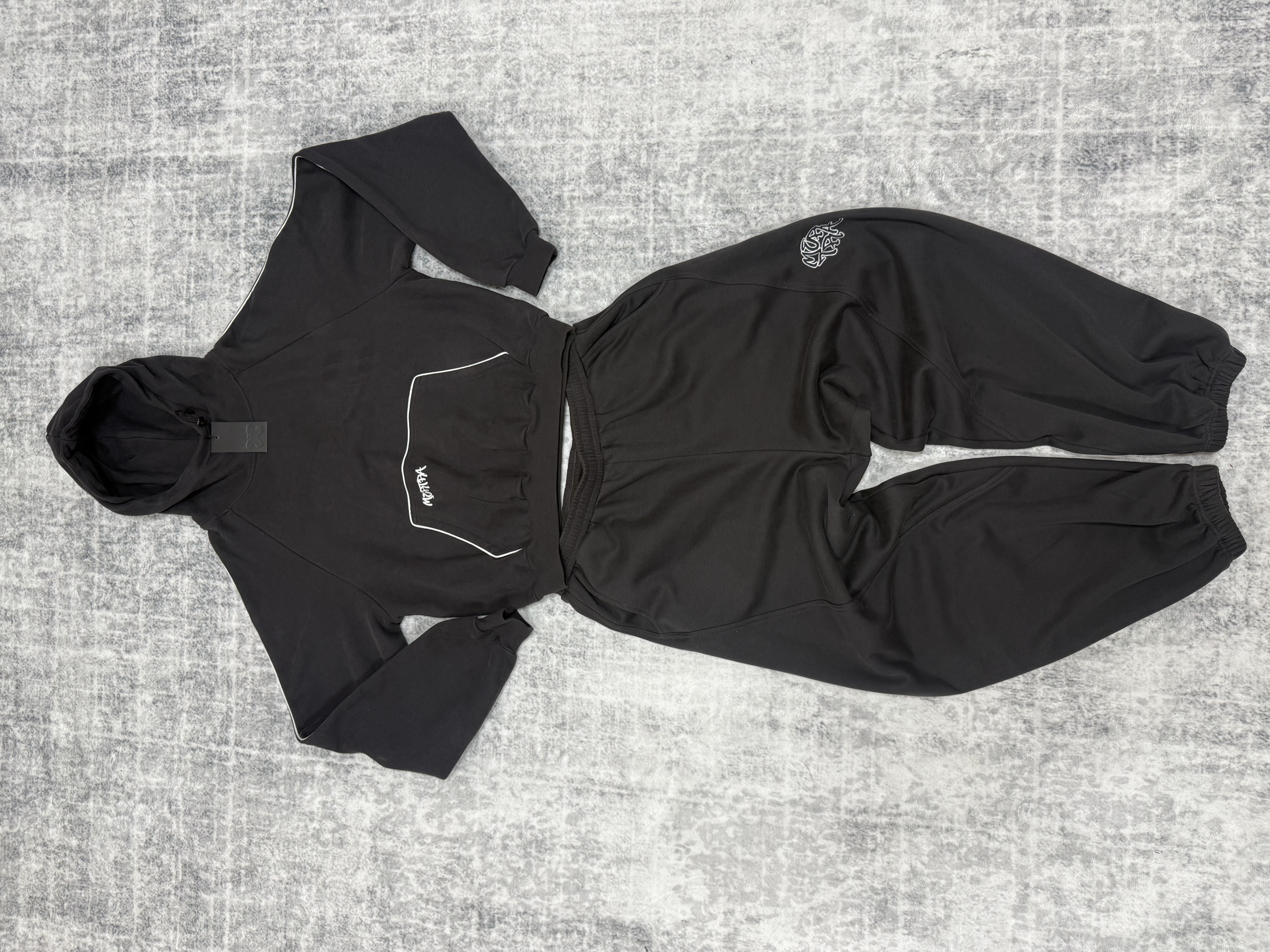 mertra black tracksuit