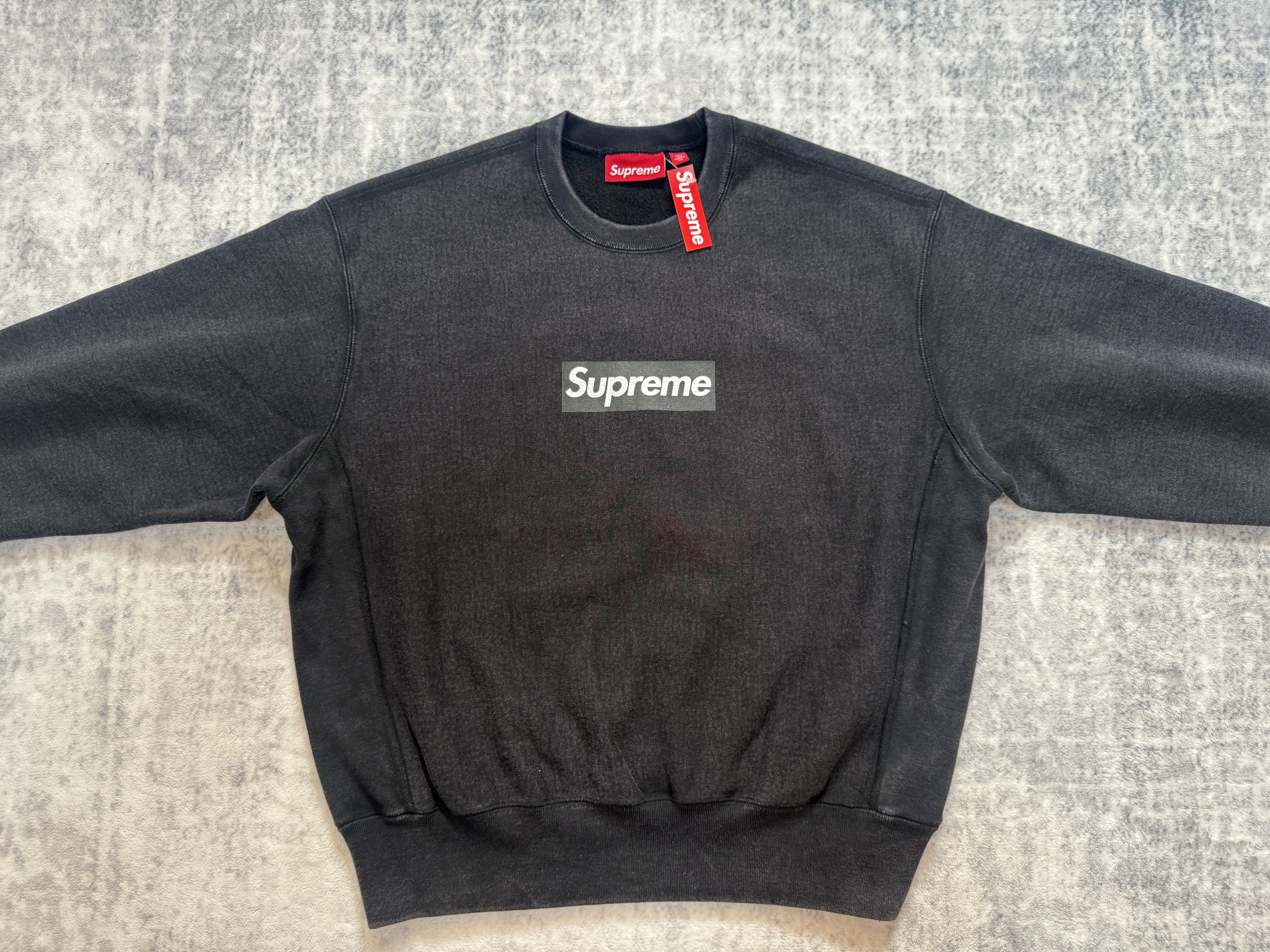 sup boxlogo white black and navy blue - Image 4