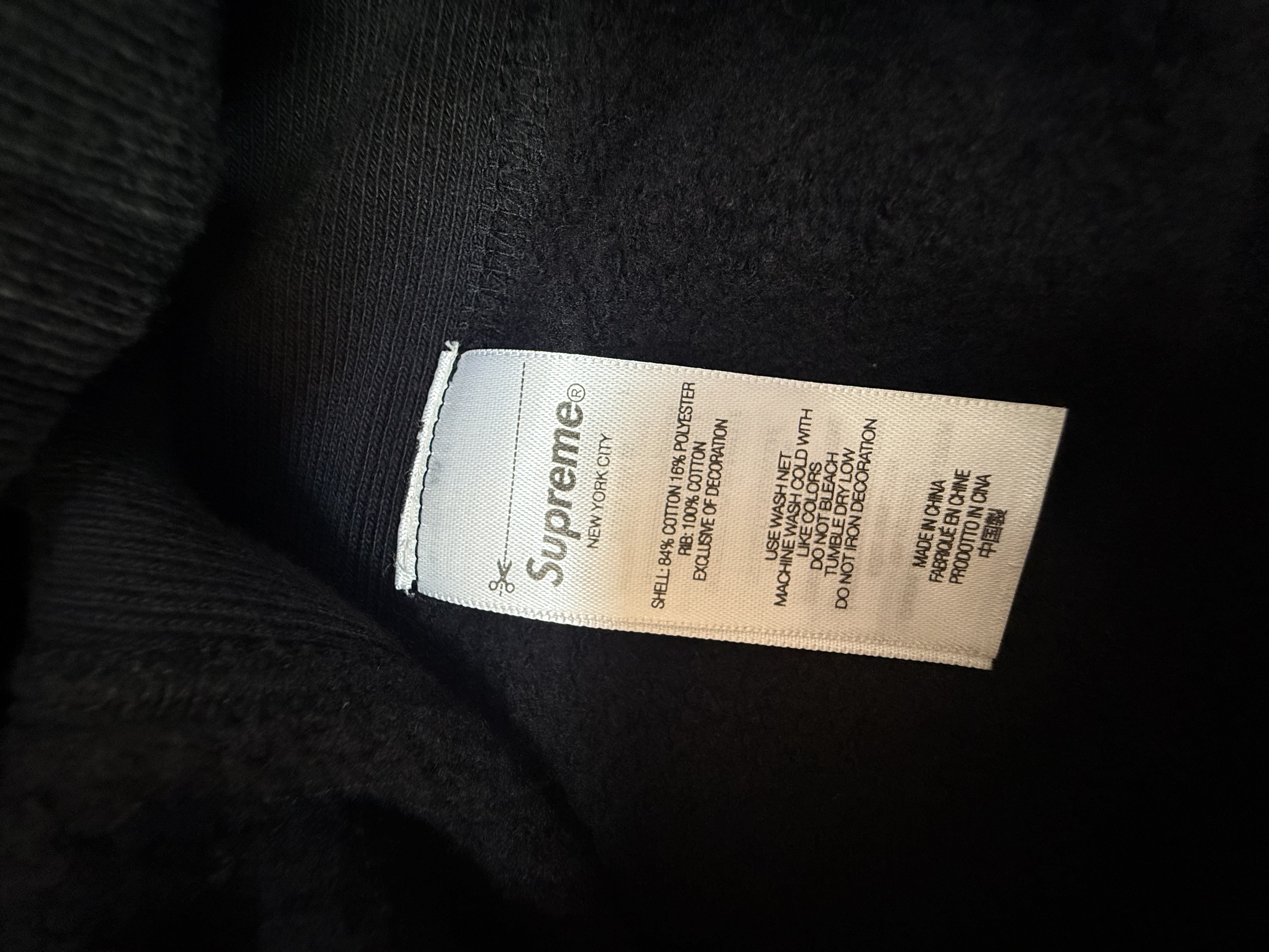 sup boxlogo white black and navy blue - Image 7