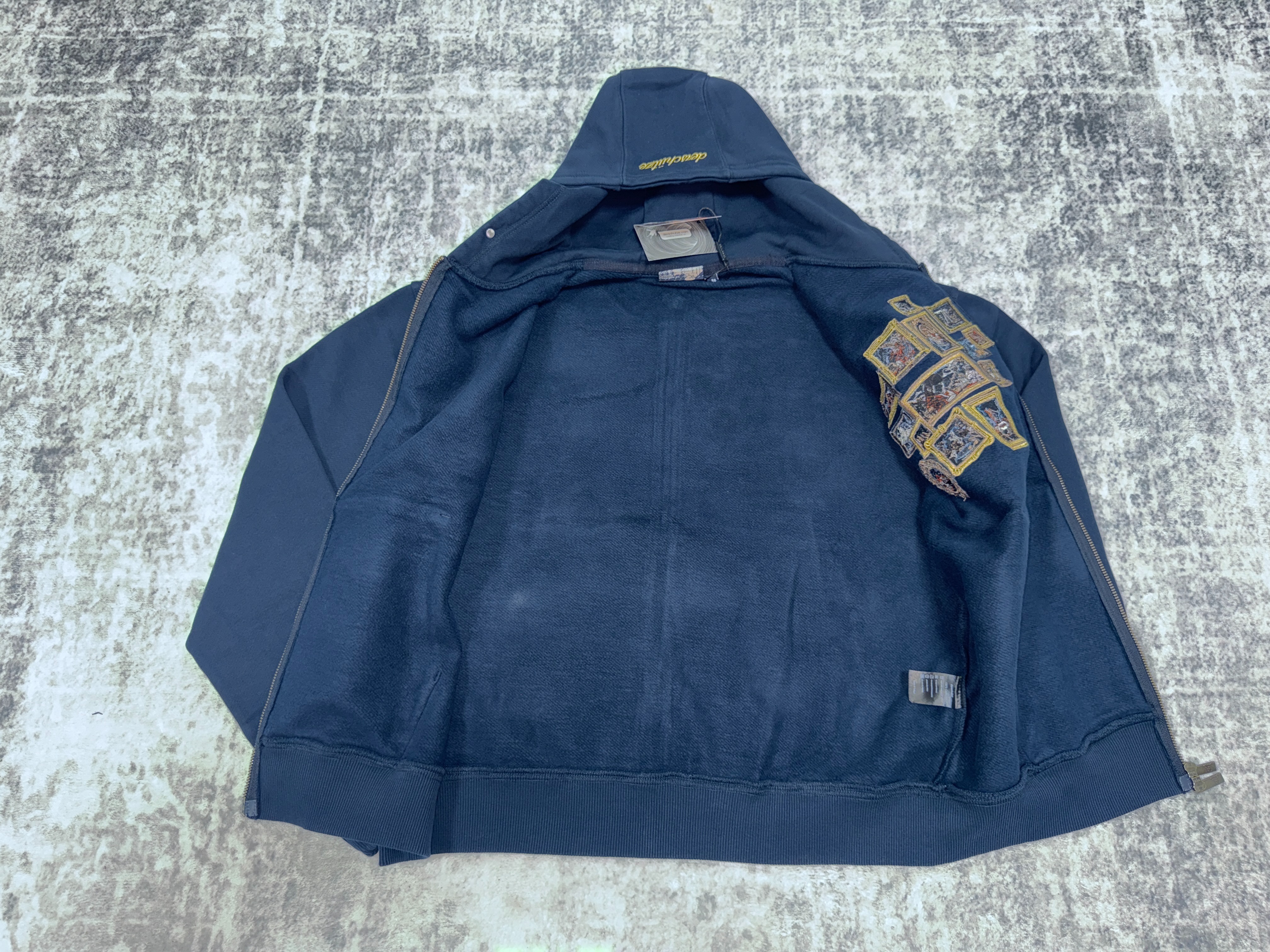 der blue jacket - Image 4