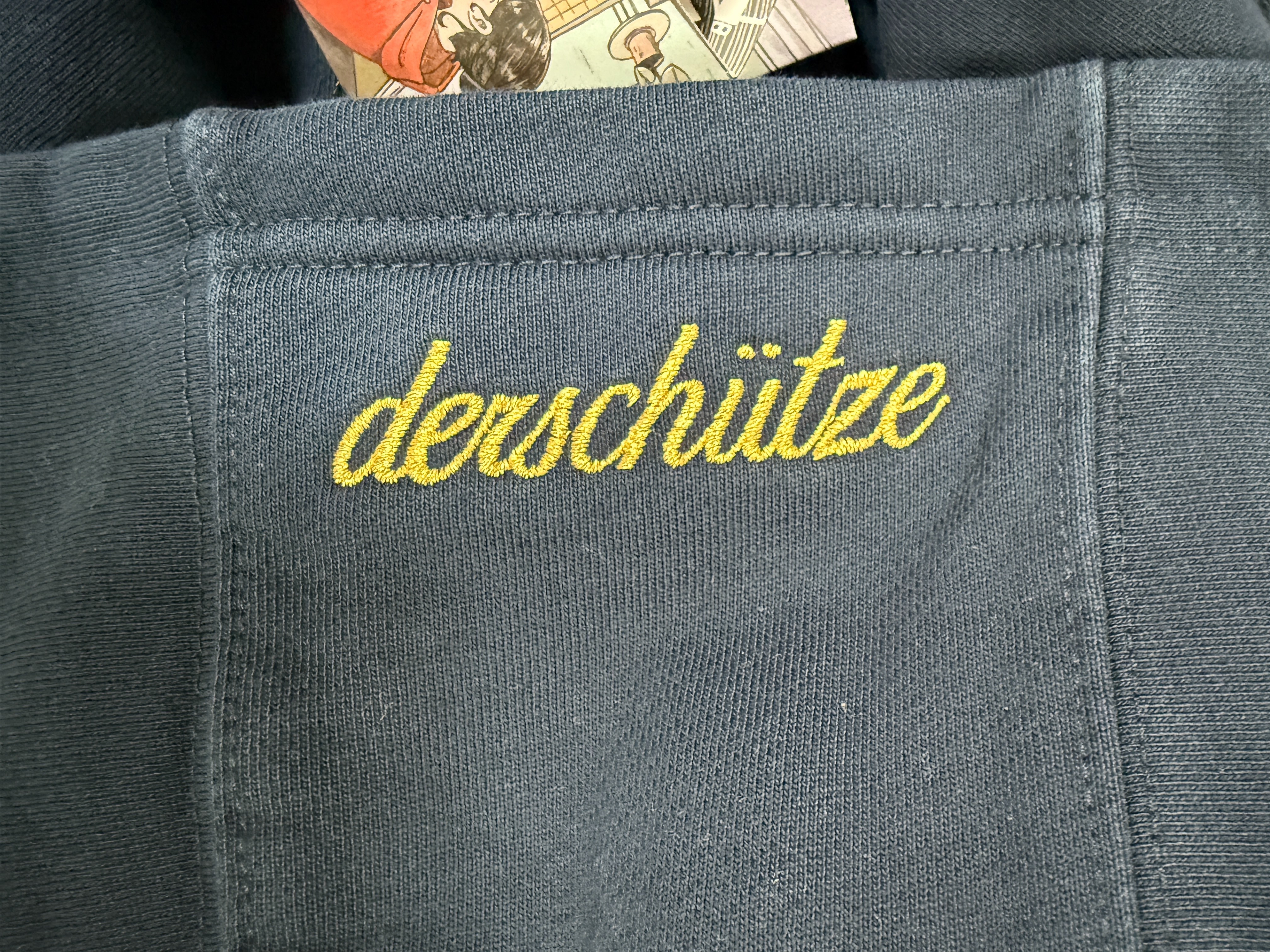 der blue jacket - Image 6