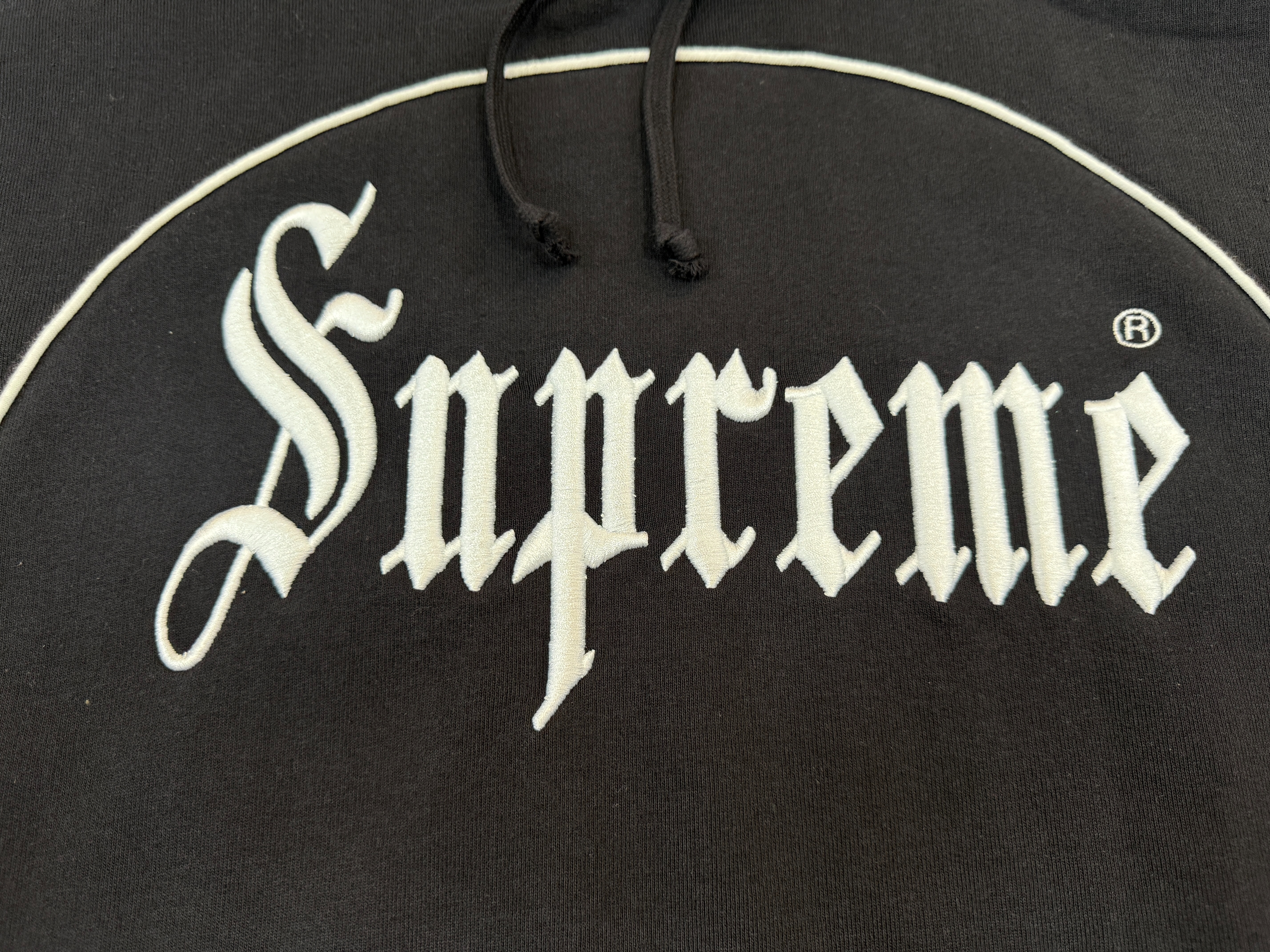 sup font tracksuit - Image 4