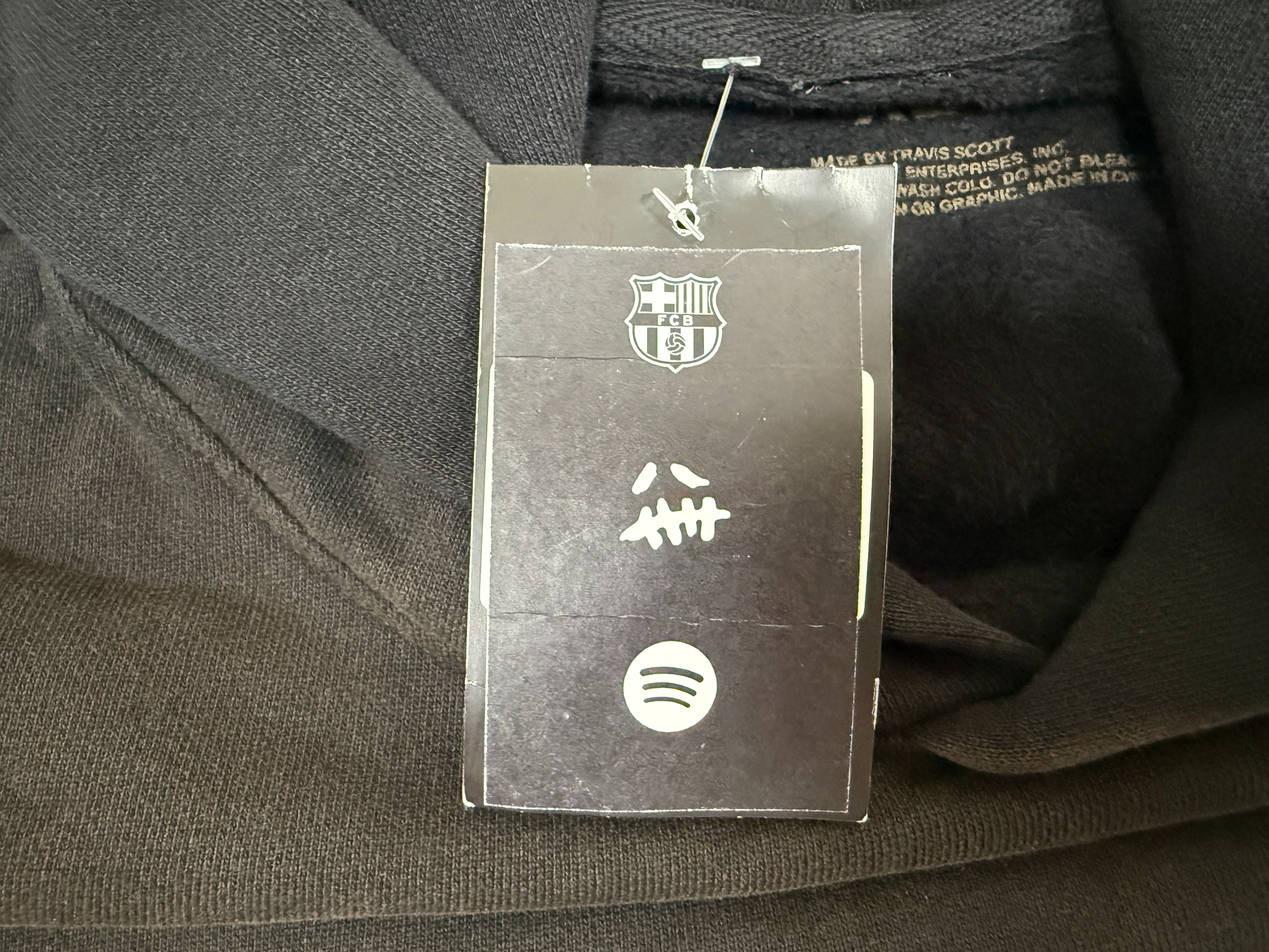 travv x barcelona hoodie - Image 11