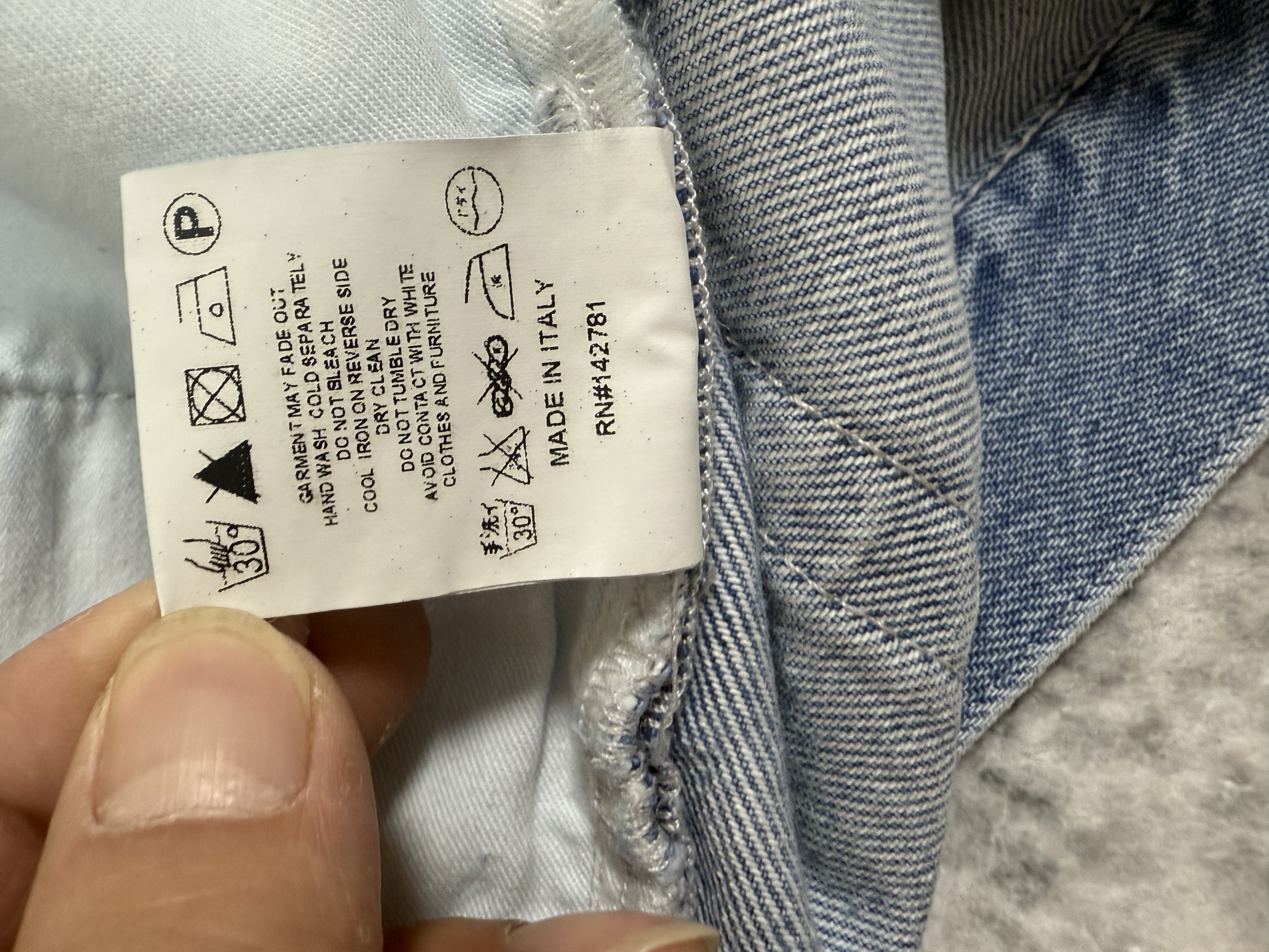 A 蓝色牛仔短裤 shorts - Image 4