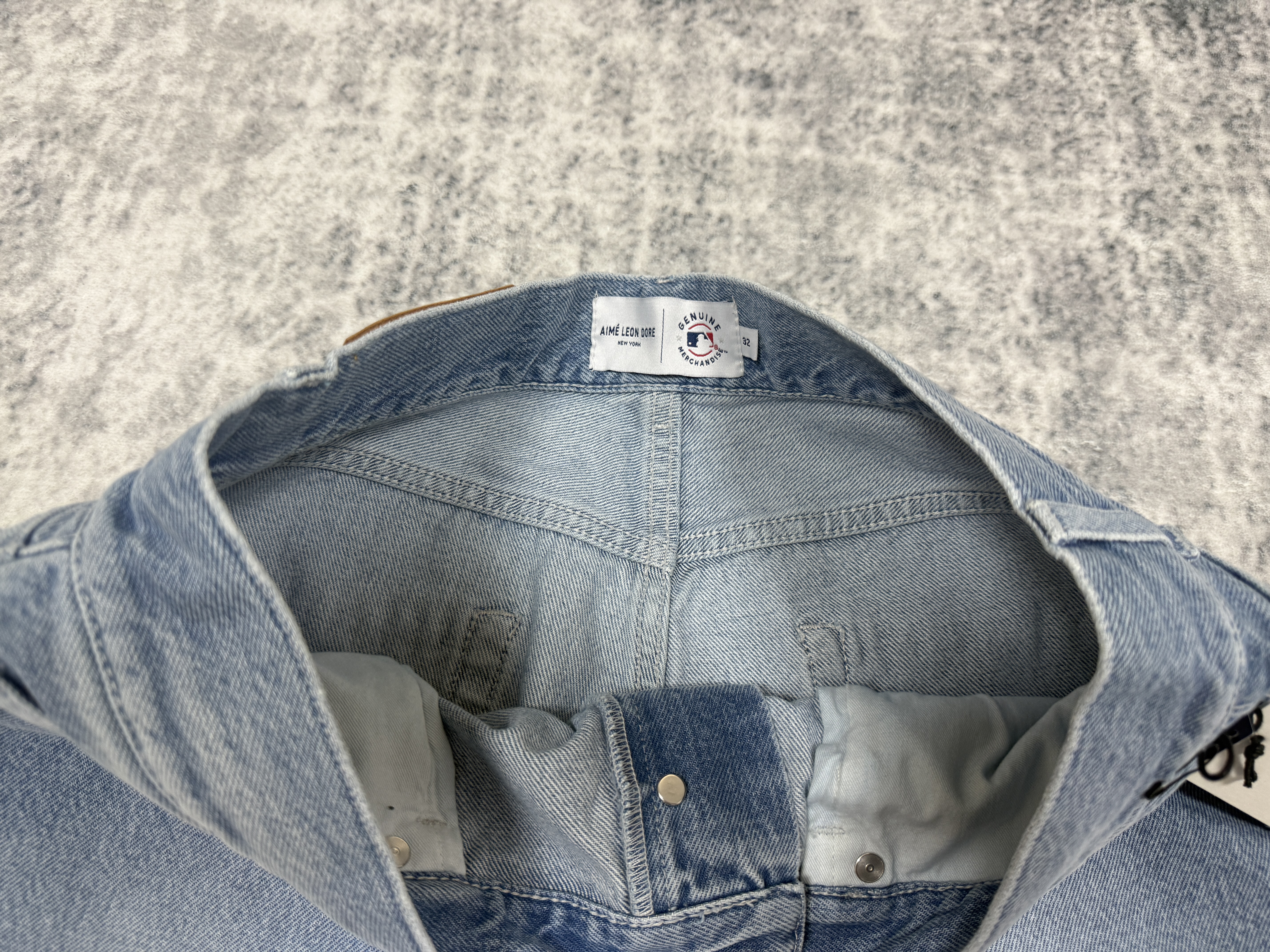 A 蓝色牛仔短裤 shorts - Image 11
