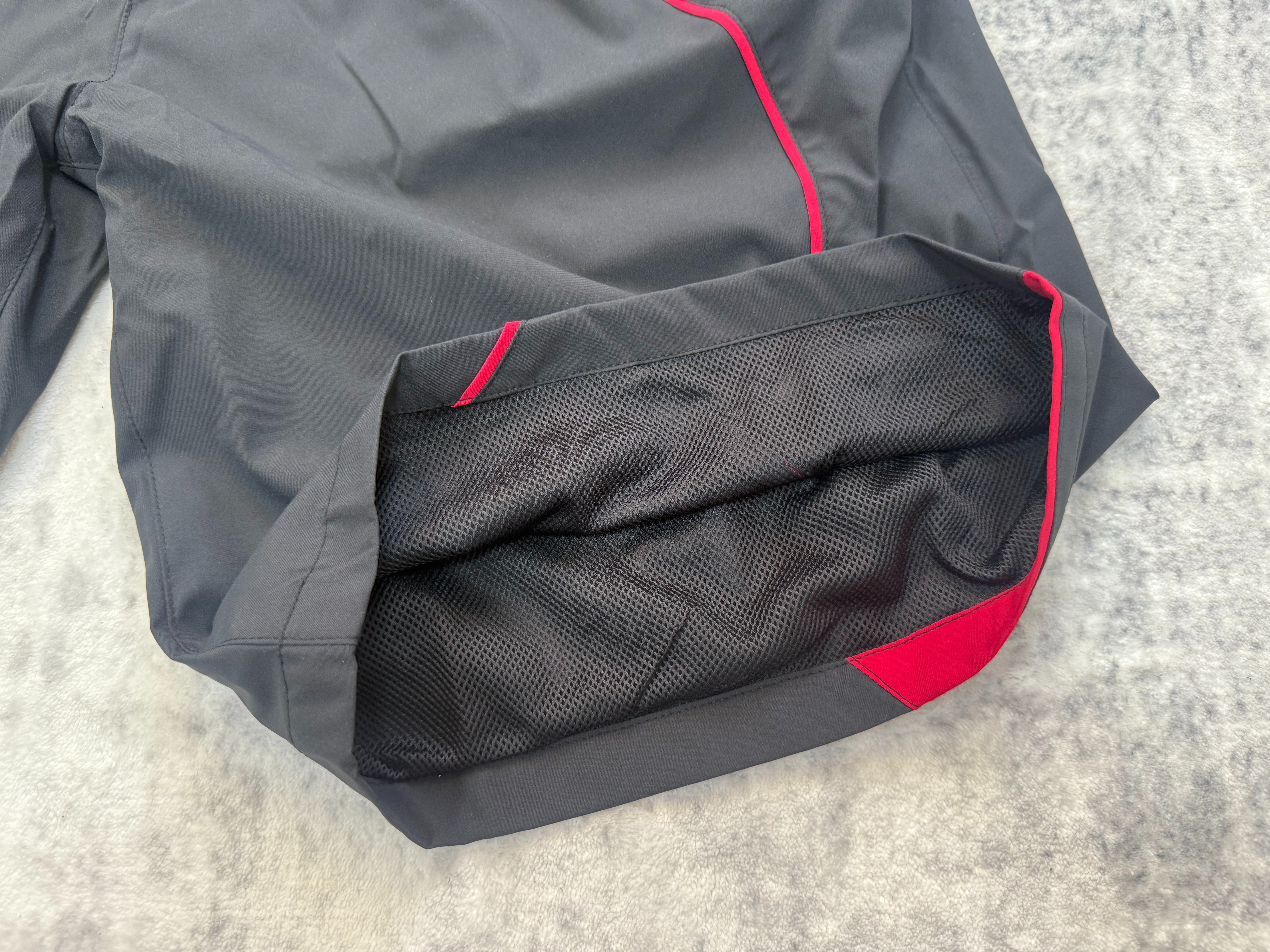 p 6805 red black shorts - Image 16