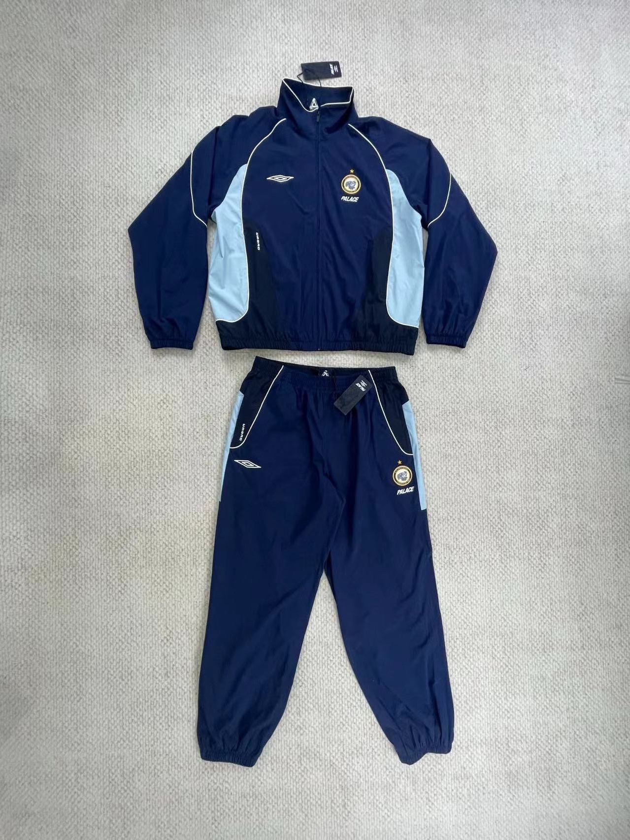 p 6803 - Image 2